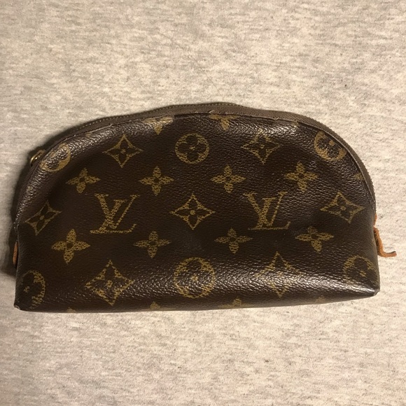 Louis Vuitton Handbags - Vintage Louis Vuitton make up case, circa 20 yrs